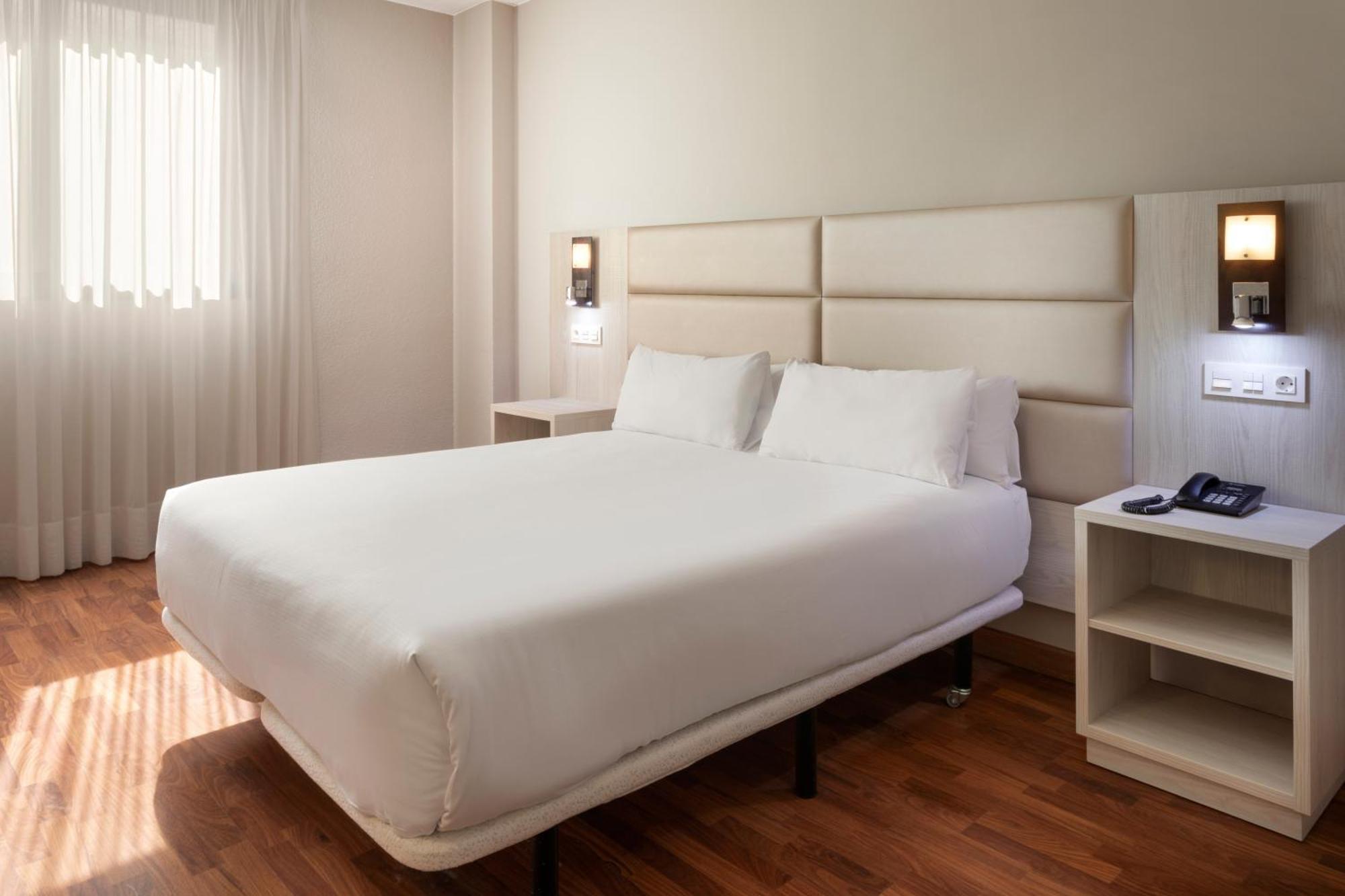 B&B Hotel Zaragoza Royal Exteriör bild