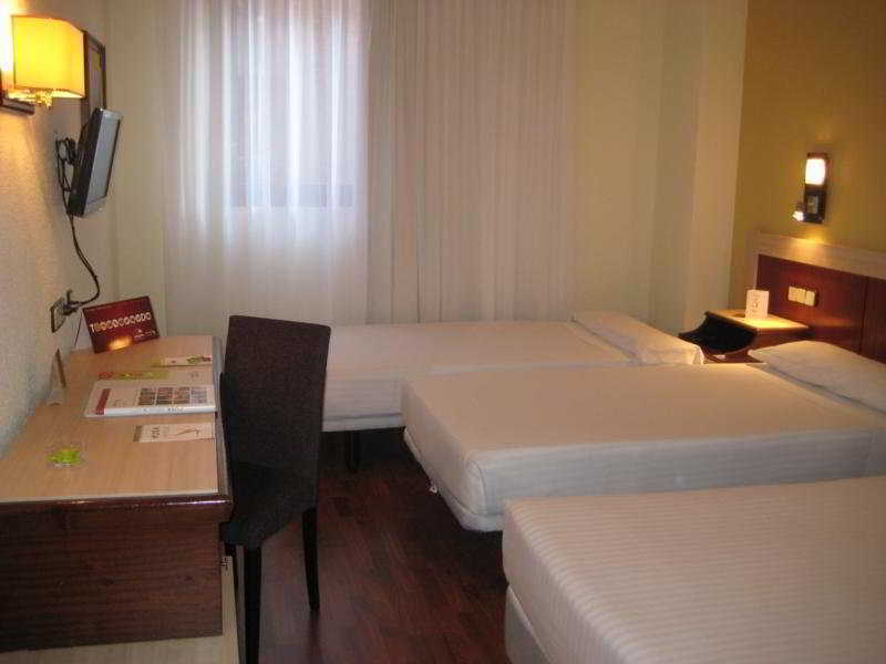 B&B Hotel Zaragoza Royal Rum bild